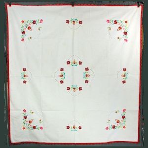 Vintage Embroidered Floral Eyelet Crochet Trim Square Cotton Table Cloth 1950s 59&quot;