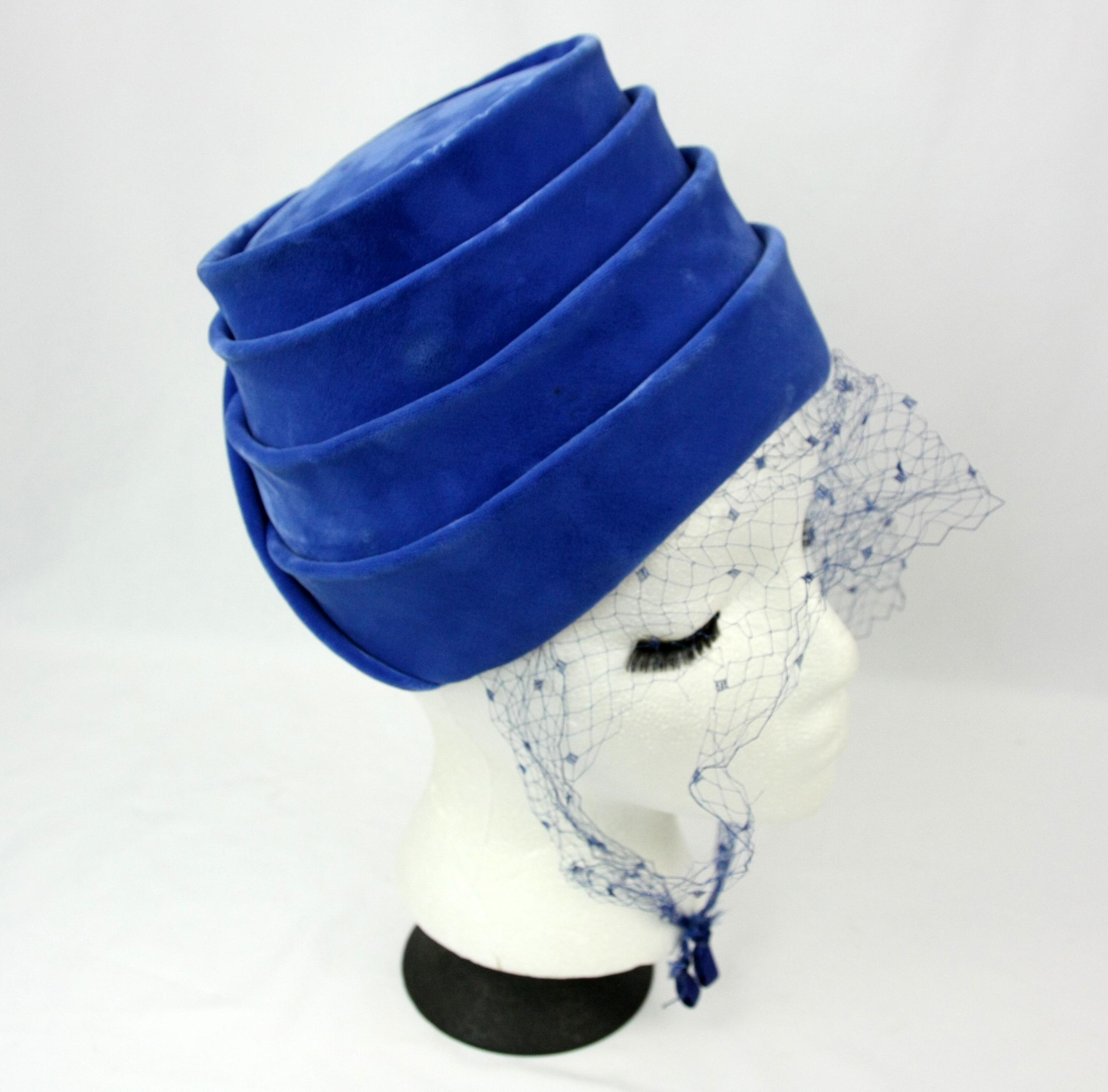 60s Velvet Hat - Etsy display picture 2