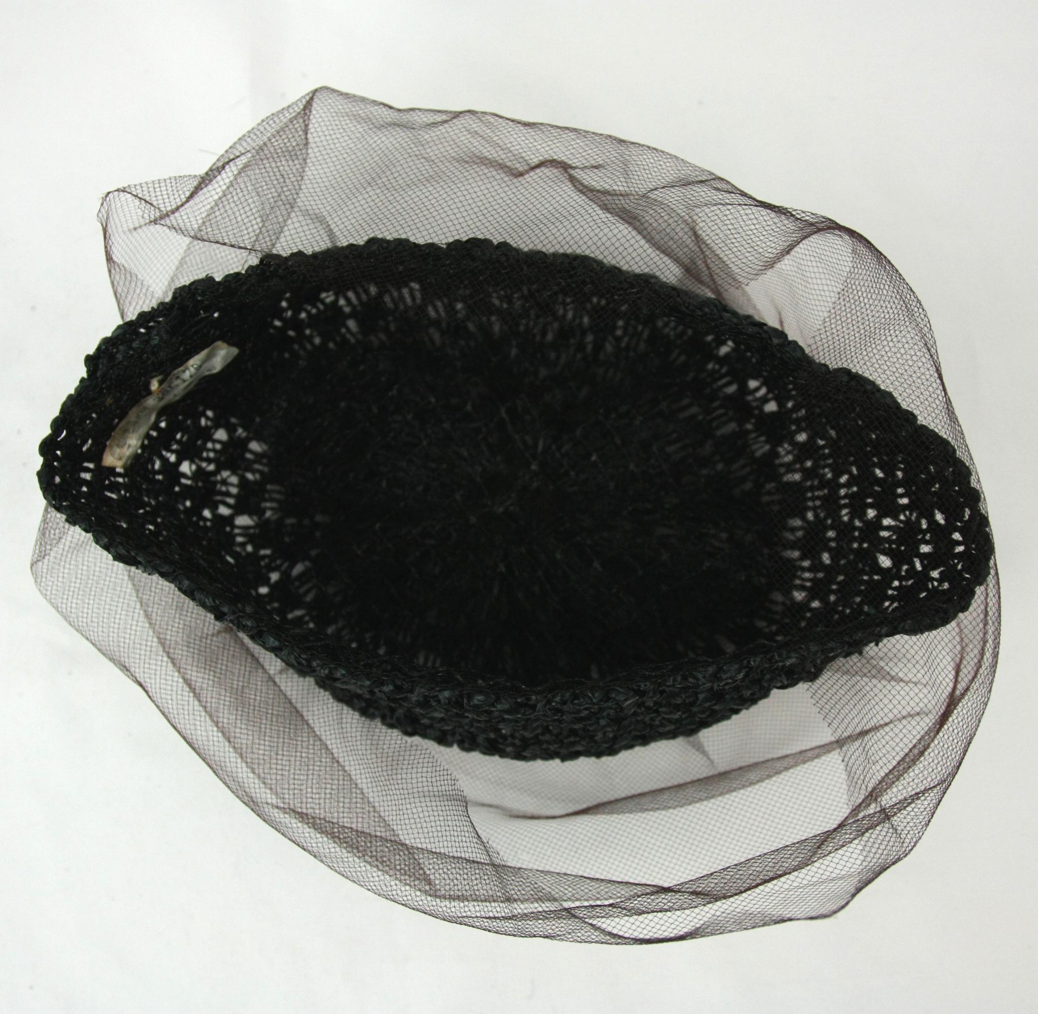 Vintage Union Made basketweave netting pillbox hat Vintage Union Made Woven Basket Weave Veil Pillbox Hat Black  main image 3