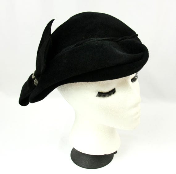 Vintage Union Made USA Black Velvet‎ Hat with Pearl Accent Old Money Union Made Black Hat - Etsy - Page 3 main image 3