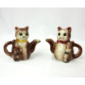 Vintage Cute Cat Kitten Teapot Ceramic Salt and Pepper Shakers Set Japan 1950s Cats