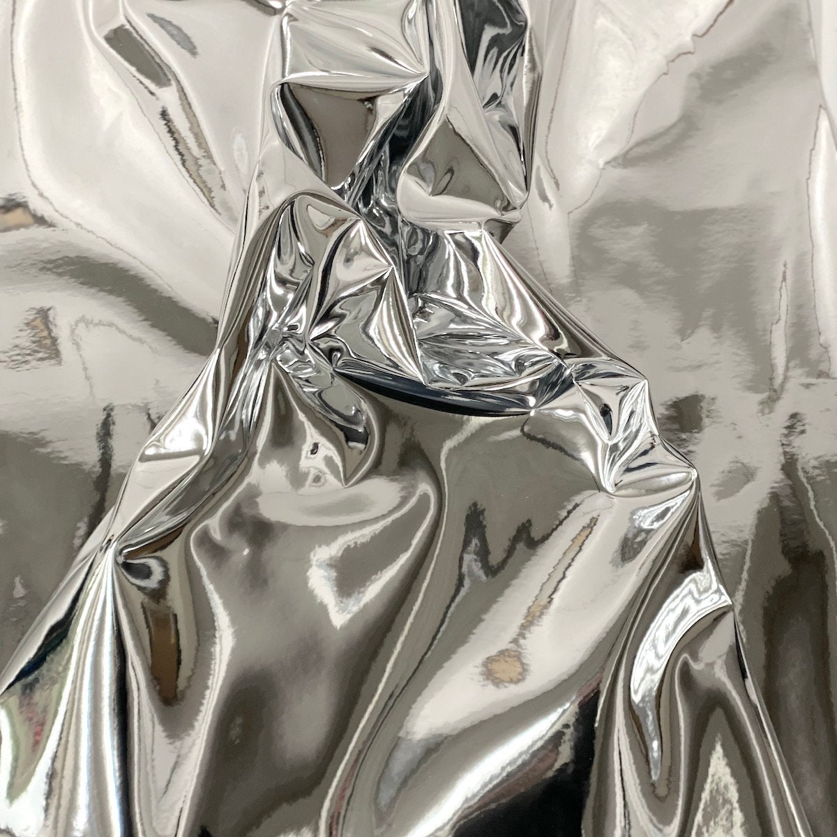 Stahls Metallic HTV Silver Chrome - Foil-Like Finish, Soft Feel – Crafter NV