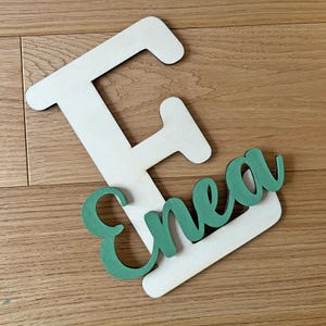 Decoración de madera hecha a mano con letra y nombre: personalizable para habitación infantil