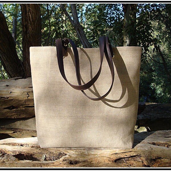 Sand-colored linen bag. Shopping bag. Bag handles leatherette Bag in sand-colored linen. Simple case. Linen tote bag