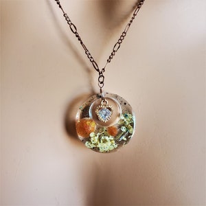Abstract Resin Necklace, Dried Flower Necklace, Wildflower Jewelry, Gifts for Her, Copper Accent Necklaces for Women, Spring Jewelry
