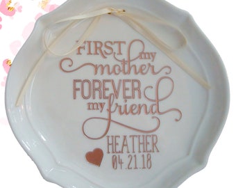 Personalized Mother's Ring Dish, Mother of the Bride Gift, Mother's Day Gift, Gift for Mom, Gift for Her, Choice of Gold or Rose Gold Paint