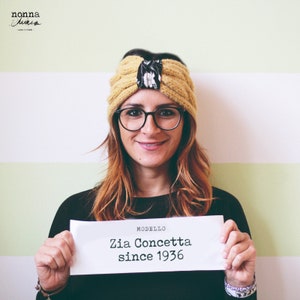 Warm knitted headband "Zia Concetta" with two twists