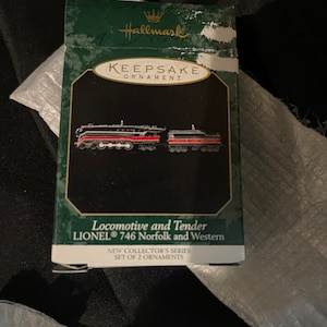 Hallmark 746 Norfolk and western- 2 cars locomotive and tender- mini