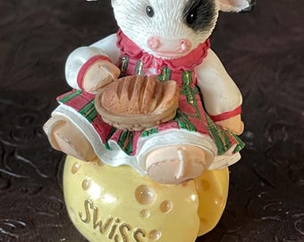 Vintage Swiss Friends like you . the Holidays are grand Collectable Mary&#39;s Moo Moos figurine cute cow theme Keepsake #725951 Decor Enesco