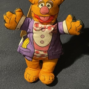 Vintage Blockbuster The Muppets Fozzie Bear Plush Stuffed Animal 1998