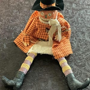 primitive halloween decor, jack-o-lantern pumpkin