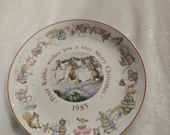 Vintage 1985 Peter Rabbit christmas plate