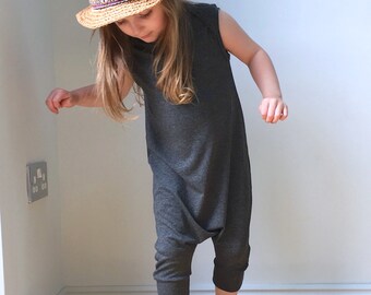 Romper stile Harem / Tuta romper corta grigia / tuta unisex a cavallo a goccia / romper senza maniche / harem bambino unisex / loungewear