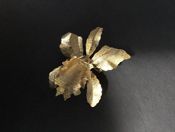 Gold Iris brooch