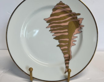 Juego de platos de ensalada de porcelana Coquille D'Or de Fitz and Floyd, estilo vintage, con diseño de concha marina rosa y dorada.