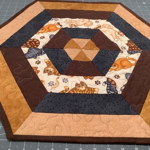899 BEST Free Shipping Cat Lovers Hexagon Quilted Table Topper Runner washable, reversible all cotton