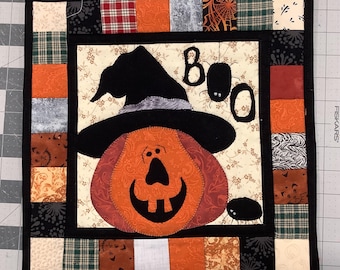 1027 BEST Free Shippinging Halloween Quilted applique Jack O Lantern pumpkin Quilt wall hanging or table quilt with or without metal hanger