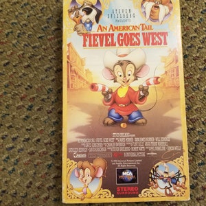 Uma fita VHS de Fievel Hoes West de um conto americano