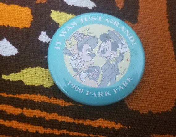 Vintage Mickey and Minnie Mouse Pinback Button 19… - image 1