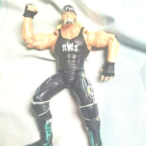 Vintage Attitude Era Hollywood Hulk Action Figure