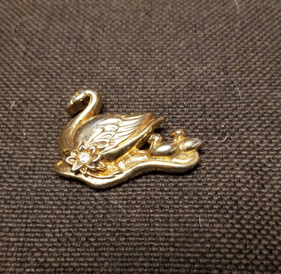 Vintage Swan Enamel Pin Broach - image 1