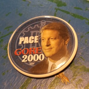 Vintage Pace Gore 2000 pinback button