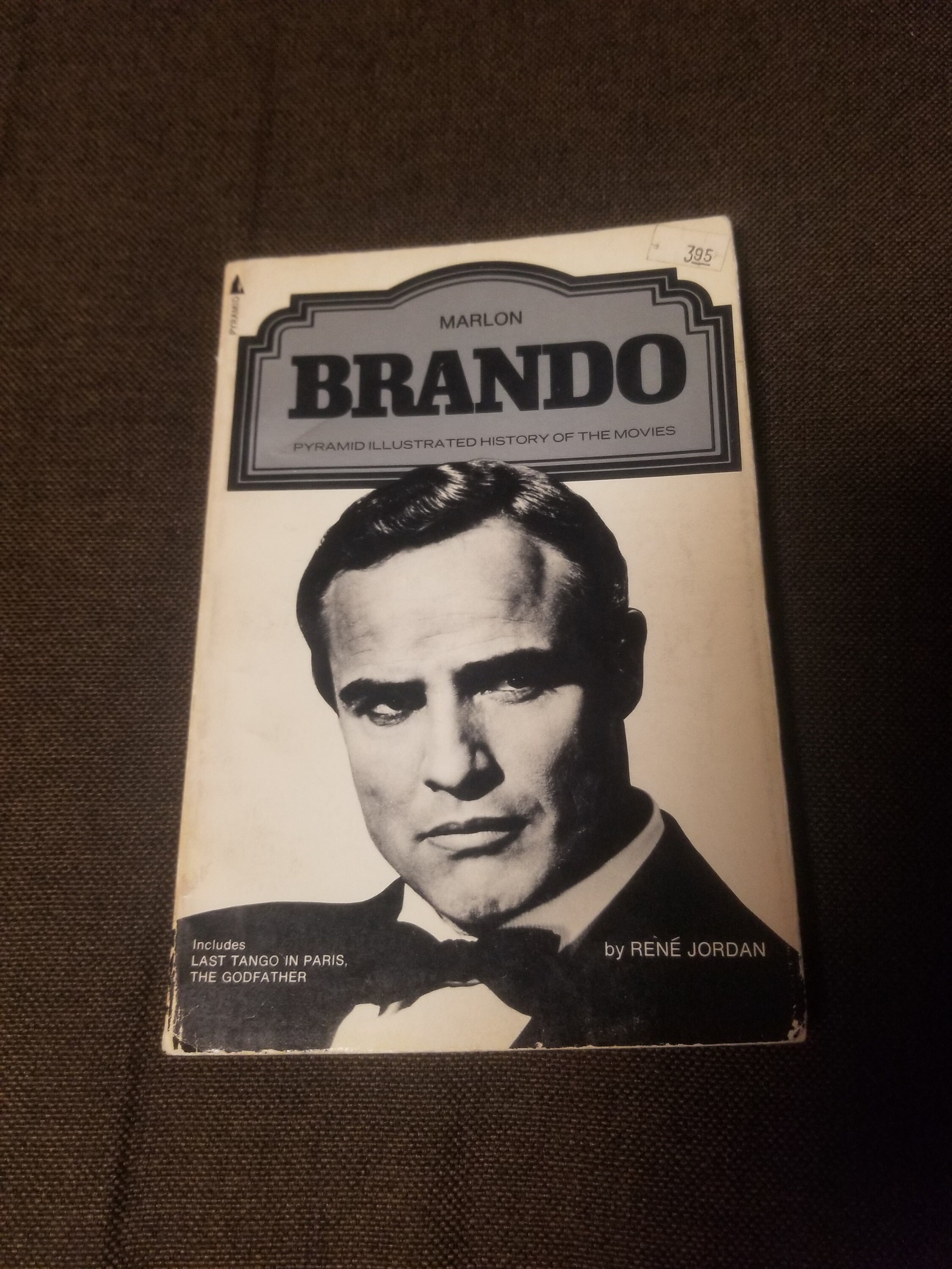 【貴重】マーロン・ブランド 洋書 写真集 MARLON BRANDO マーロン・ブランド：ピラミッド・イラストレイテッド映画史ペーパー