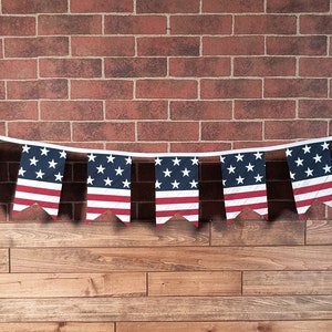 Bunt rot, weiß und blau amerikanische Flagge Wimpelkette, Stoffparty Banner, Outdoor BBQ Dekor, Picknick Dekoration, Familientreffen, 4. Juli.