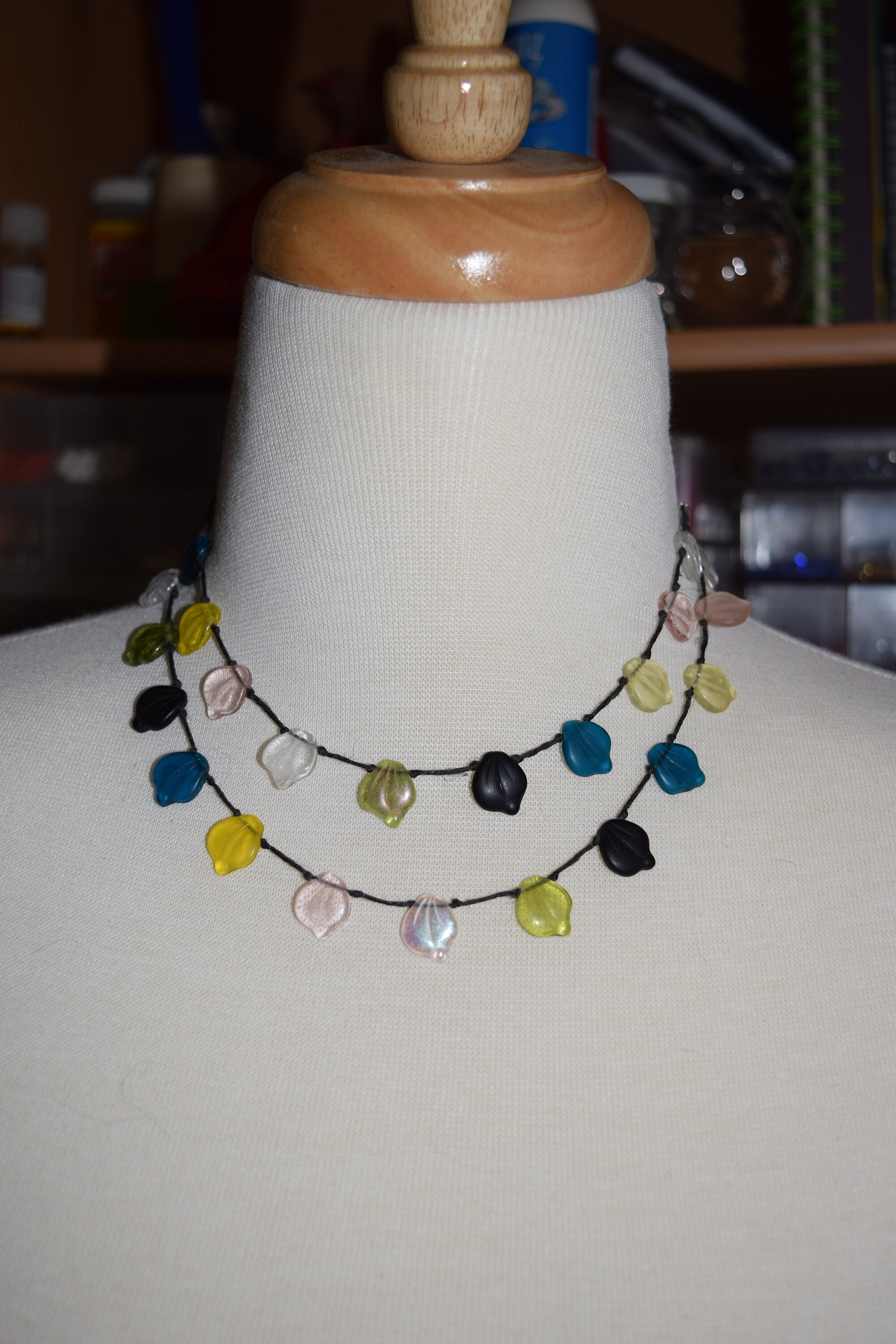 Collier Feuille Style Tibétain En Verre Coloré Vert - Alliage Métal, Mi-long, Bijou Fantaisie Femme