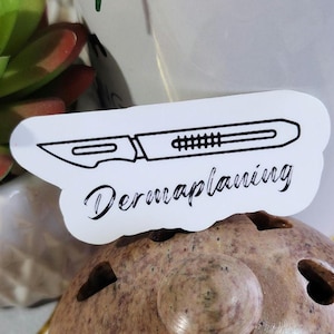 Dermaplaning sticker