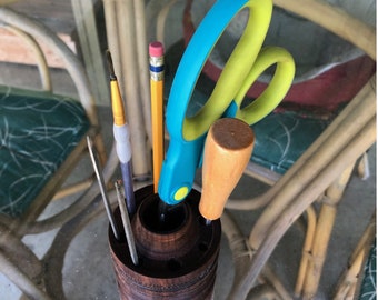 Stand 789 small tool or pencil holder!