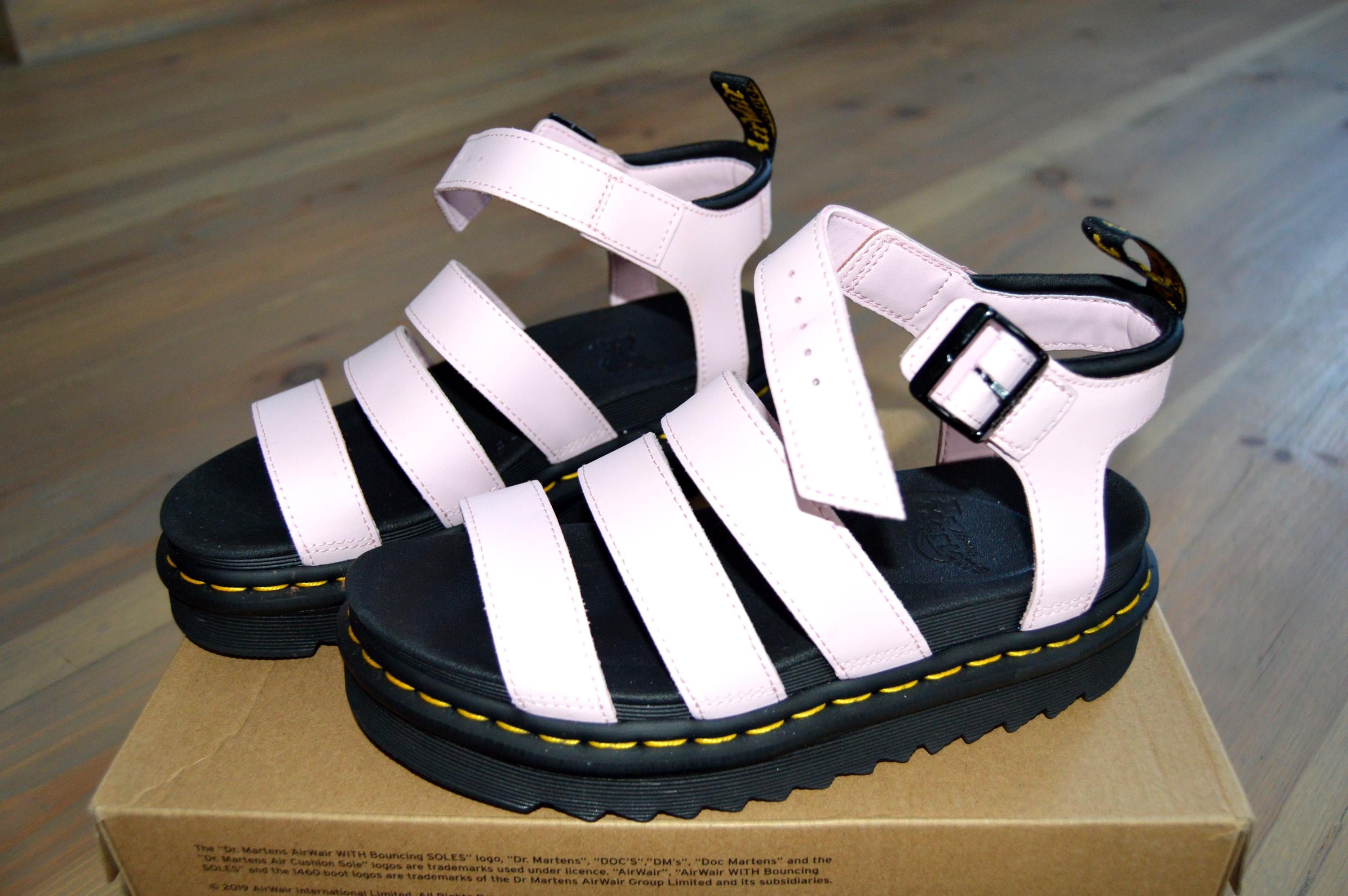 BOUNCING SOLE DOC MARTENS SANDALS Amazon.com | Dr. Martens Unisex Myles Slide Sandal, Black  main image 2