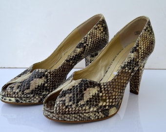 Vintage snake skin leather shoes open toe Peter Kaiser Heel Shoes Black White Leather Pumps pointed toe heels Size US6  EUR36  UK3.5