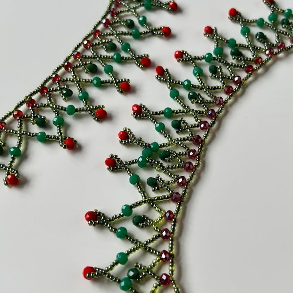 Red & Green Christmas Necklace - Beaded Statement Necklace for Special Occasions - Unique Jewellery - Gift for Her - Christmas Day Outfit