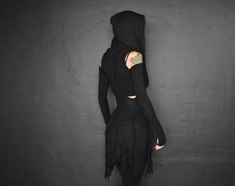 Túnica com Capuz Athena - Preta - Barra Desfiada - ÚLTIMA UNIDADE