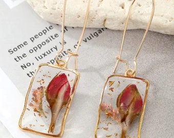 Stabilized naturalized flower resin earrings