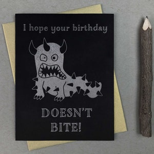 Carte d'anniversaire drôle / carte typographique / carte d'anniversaire effrayante / monstre mignon effrayant / goth pastel