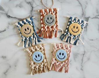 Checkered Smiley Face Macrame Rearview Mirror Hanging | Review Mirror Charm | Smiley face | Emoji | Car Accessories | Mini wall hanging