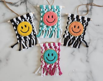 Checkered Smiley Face Macrame Rearview Mirror Hanging | Review Mirror Charm | Smiley face | Emoji | Car Accessories | Mini wall hanging