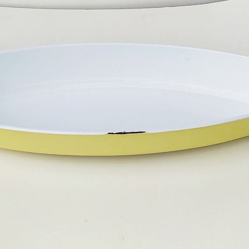 Flat long oval flat fish dish in yellow enamelled cast iron Le Creuset Raymond Loewy / shops casseroles oven oven in cast iron france / Holy10 Paris