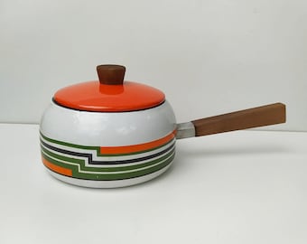 Fondue pot saucepan skillet France enamelware / kitchen 70 vintage / Holy10