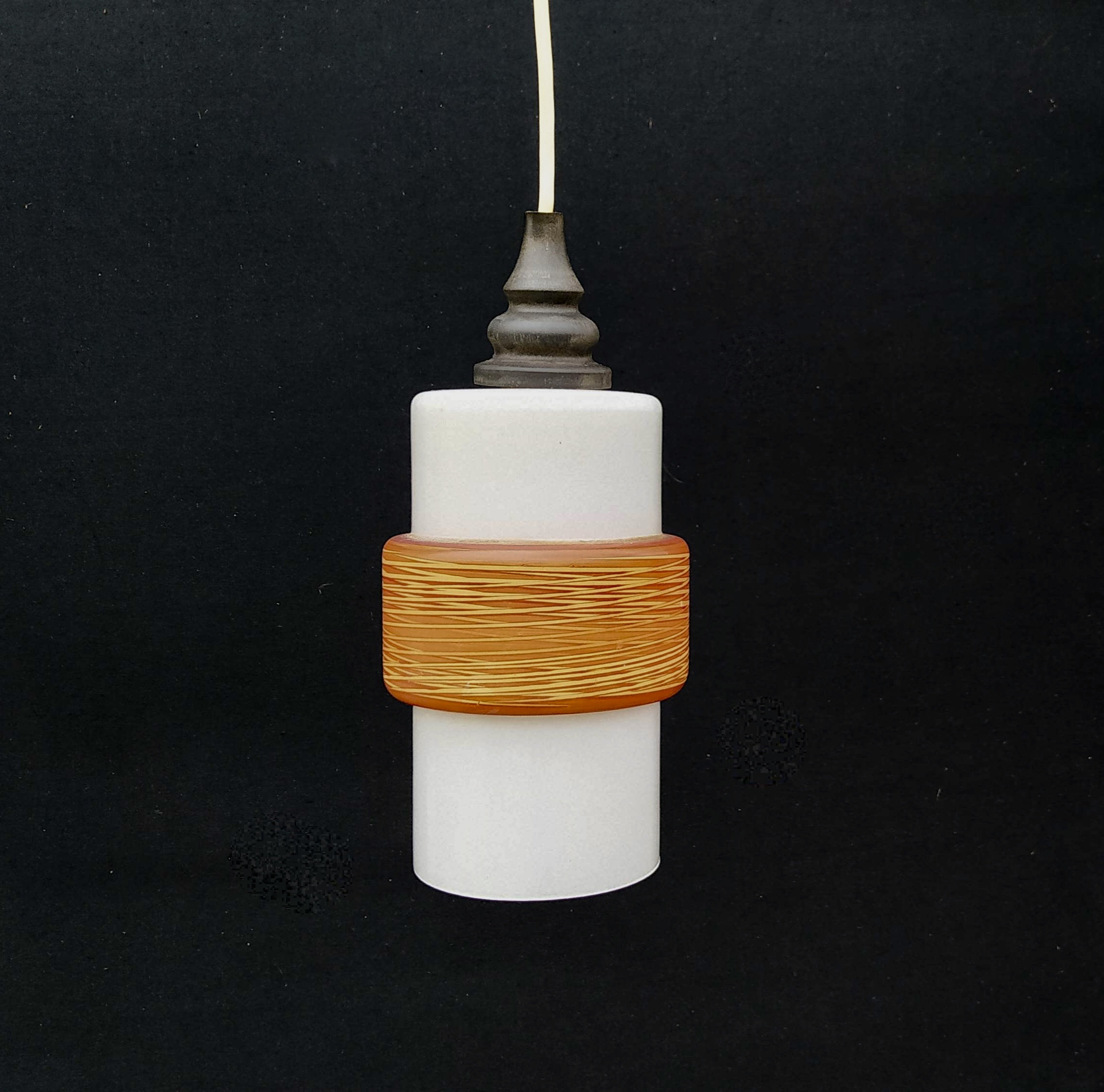 Lustre Opaline Tube Années 70 Blanc et Orange/Suspension Cylindre Spoutnik Holy10 Paris Vintage