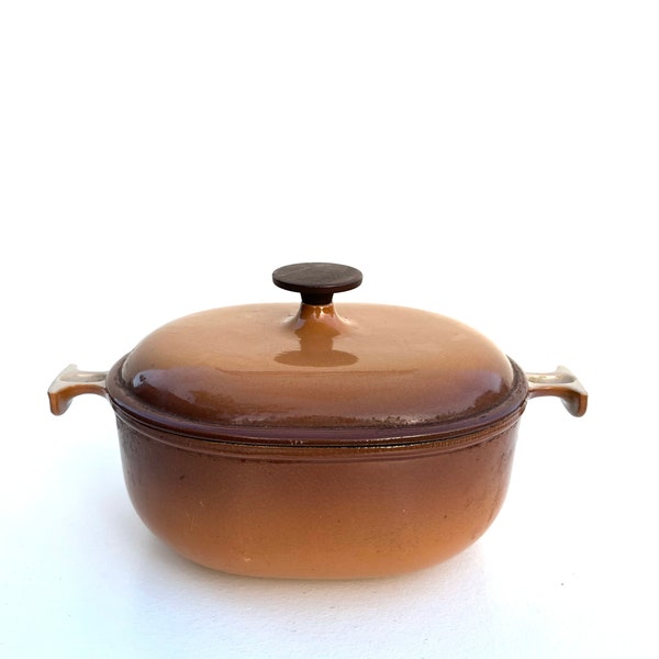 Small Le Creuset brown oval cast iron casserole dish with lid Enzo Mari 'la mama' / Holy10 Paris