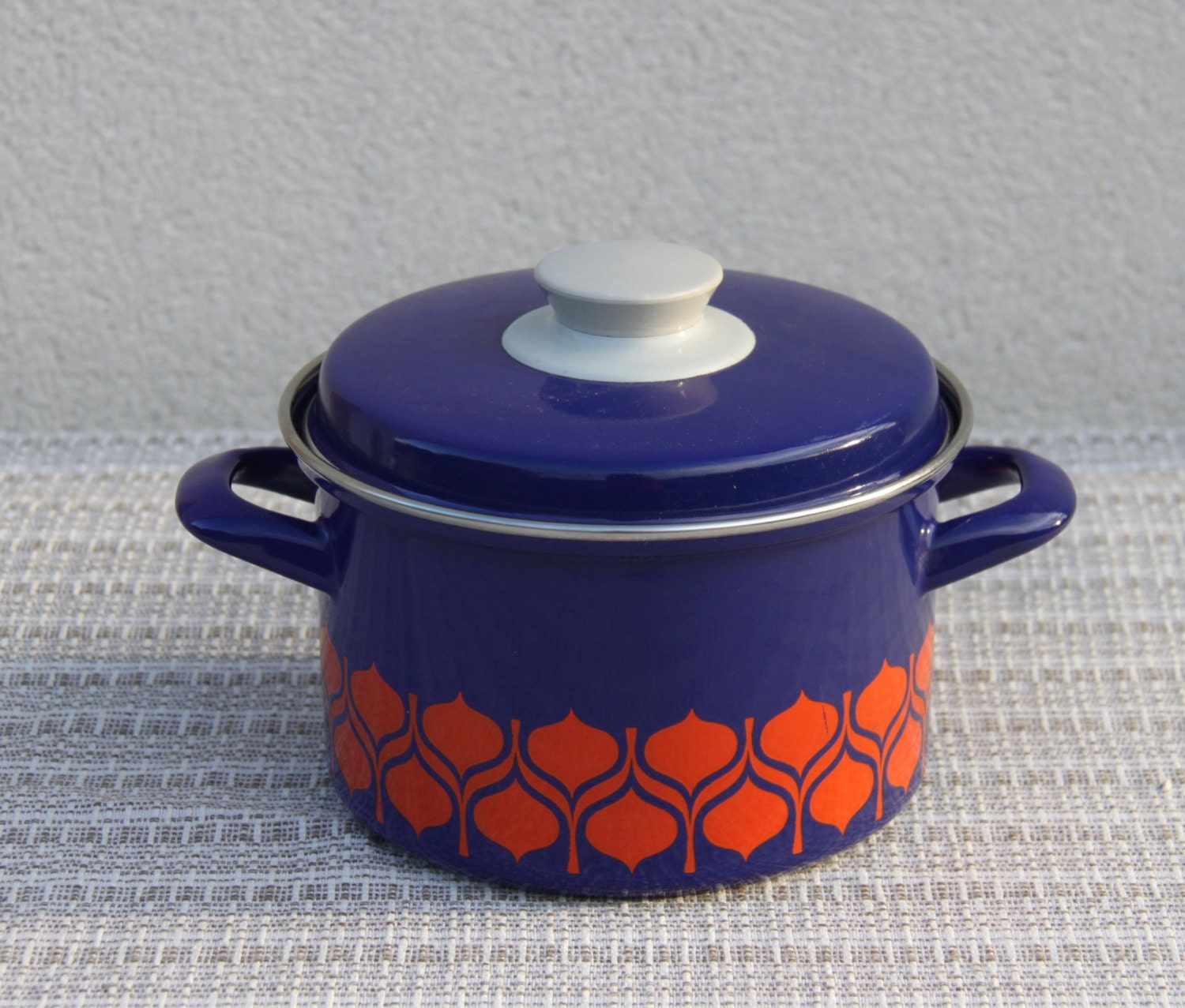 Petit Faitout Casserole Émaillé Bleu Orange Fond en Fonte Motifs Années 70 avec Couvercle/Art de La 