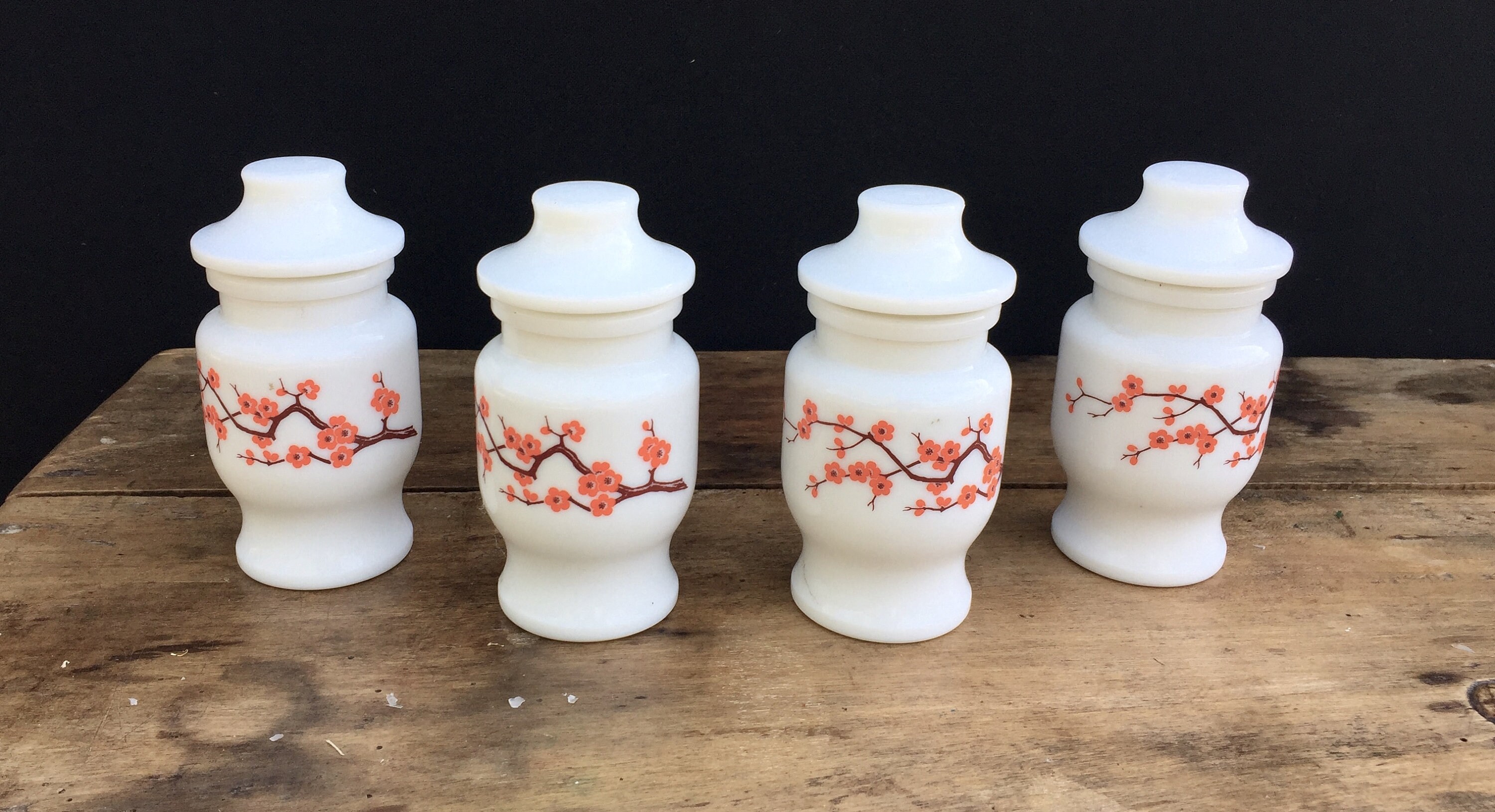 Lot de 4 Petits Pots Apothicaire en Verre Lait Blanc Motif Fleurs Orange Vintage Ariel/Holy10 Paris