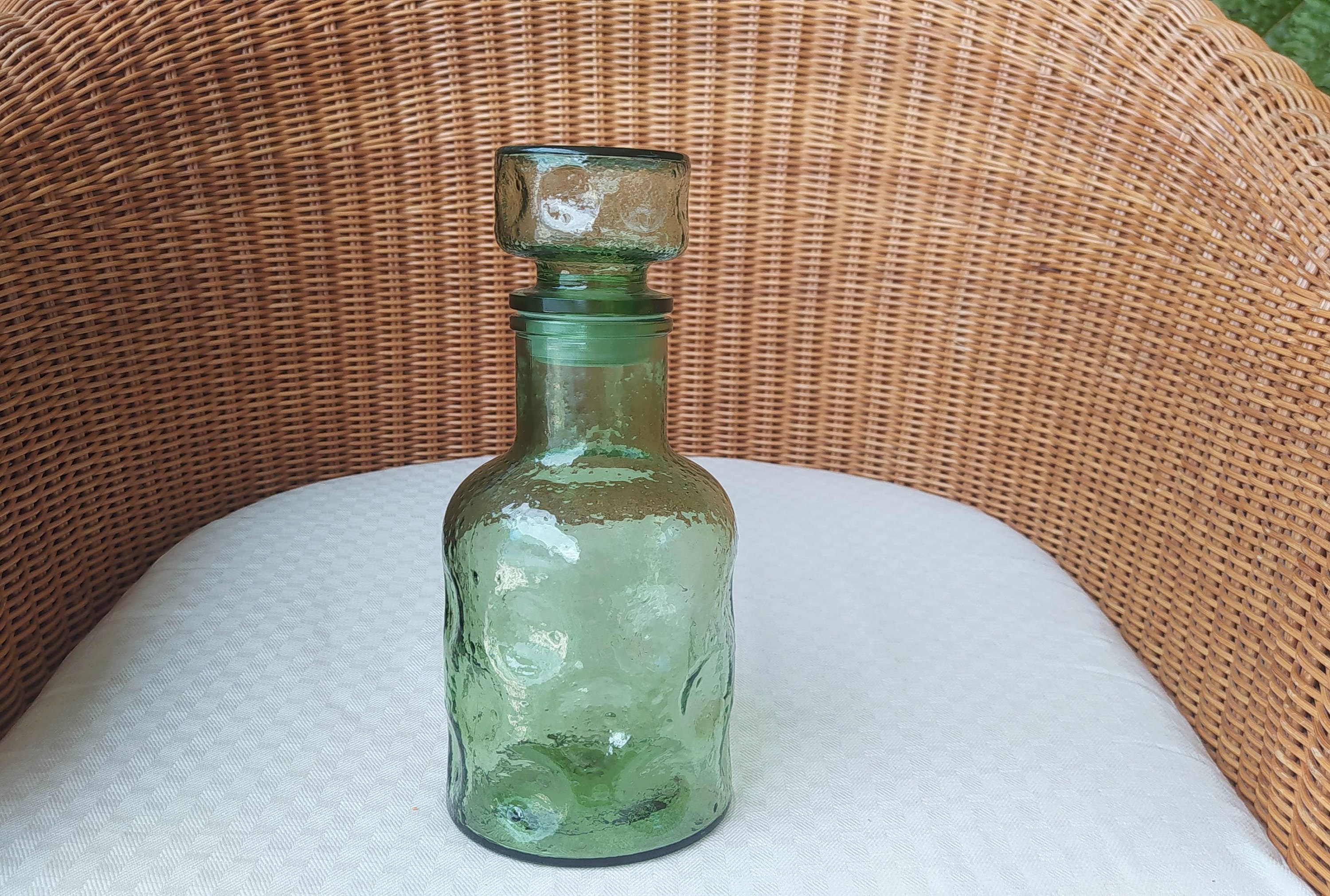 Carafe Française en Verre Vert avec Bouchon d'origine/France Vintage Holy10 Paris