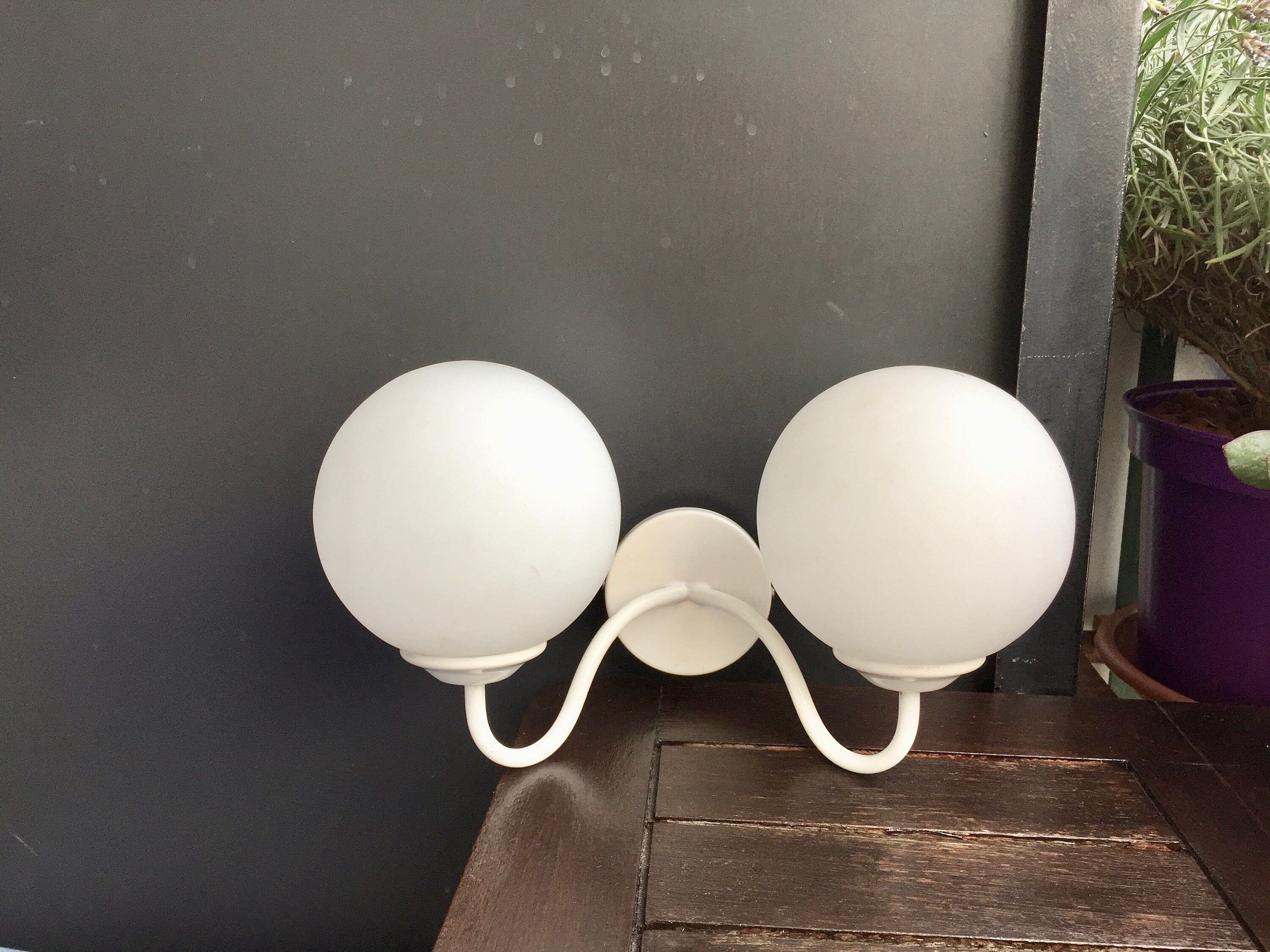 Applique Métal 2 Globes Blancs Opaline Mate Lampe de Mur Vintage Midcentury 70S/Holy10 Paris