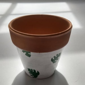 Monstera Deliciousa || Painted Pot || Handmade || Garden || Plant || Houseplant || Aesthetic || Indoor ||