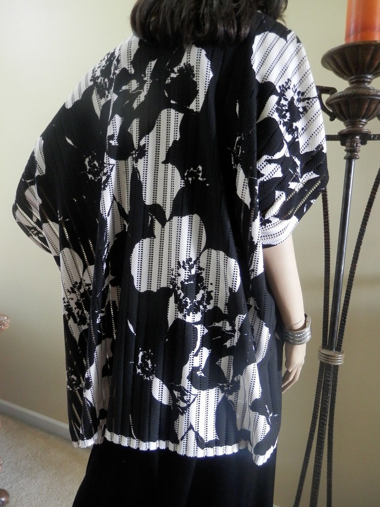 Black & White Kimono Cardigan/boho Kimono/oversize Cover Up/lightweight ...