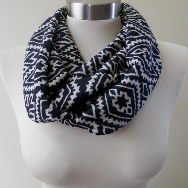 Infinity Scarf/Knit/Black/Off White/Abstract Print/Women Shawl/Boho Scarf/Loop Scarf/Circle Scarf/Neck Rag/Knit Scarf/Cowl Neck/Warm Scarf